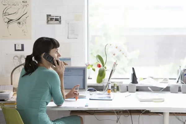 La importancia de una buena iluminación en tu oficina de trabajo