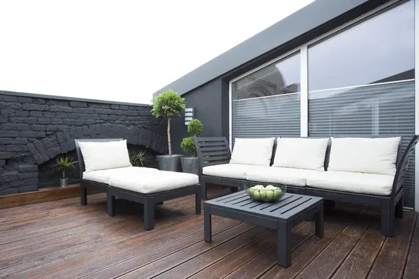 Dale un nuevo aire a tu terraza con el estilo adecuado